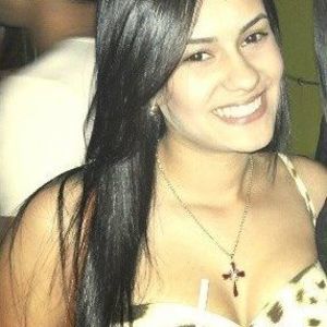 Meet your Posher, Larissa